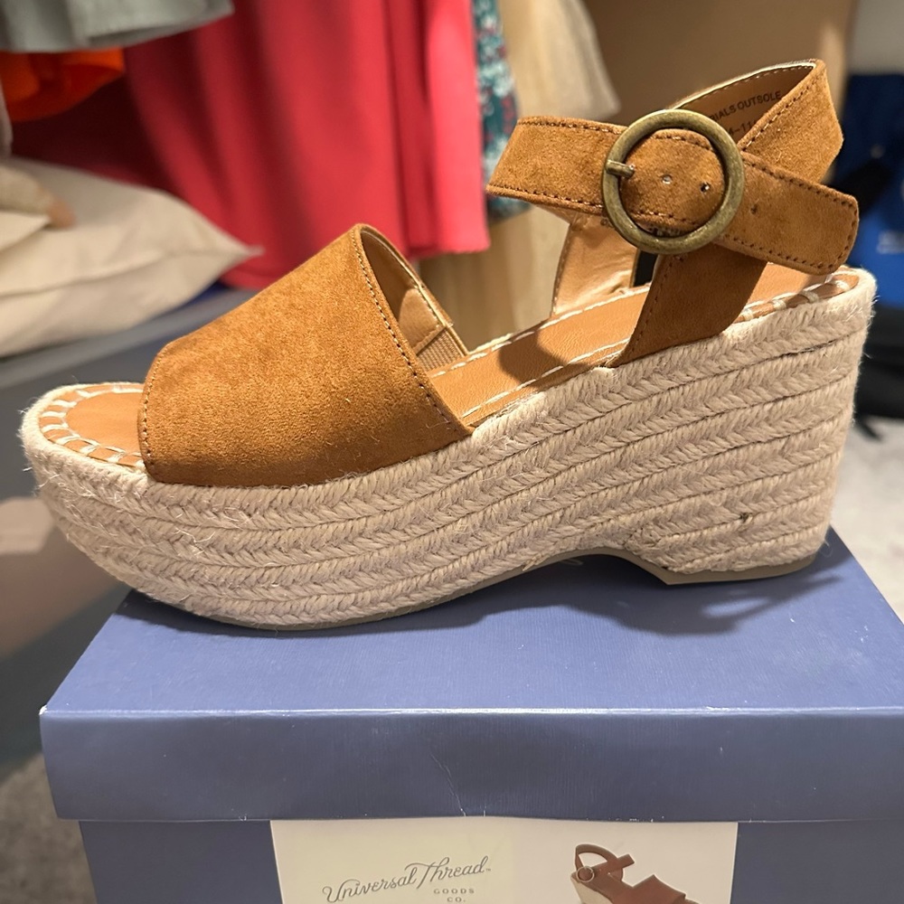 NWOT Platform Wedges